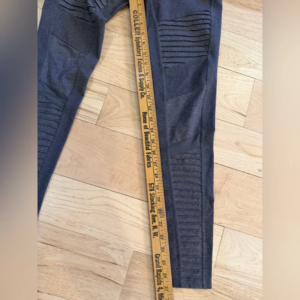 OG alo moto leggings size small - missing size tag